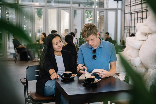 Elevate your office style: essential pearl accessory tips for a touch of elegance